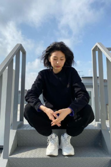 两个奶头红肿拉扯露出来